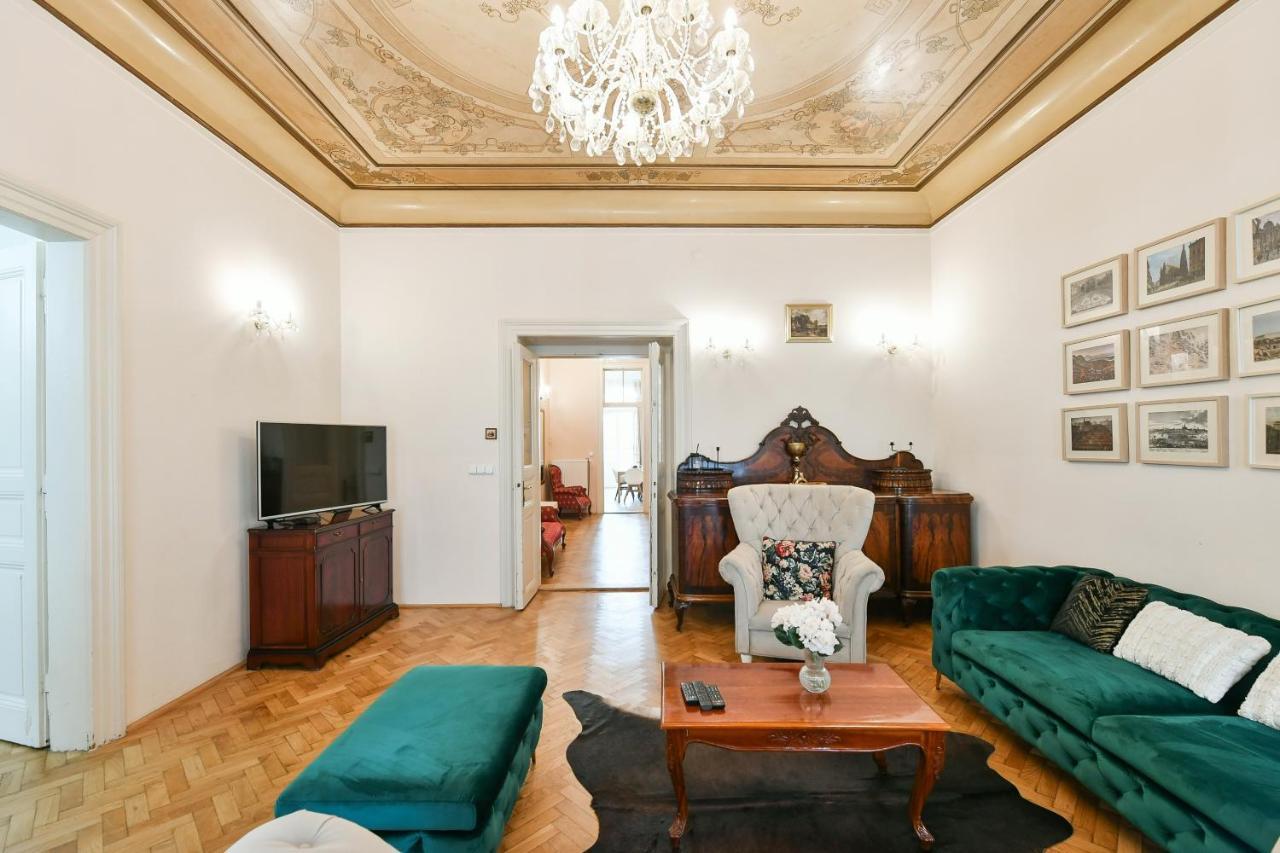 براغ Stunning Charles Bridge Apartment المظهر الخارجي الصورة