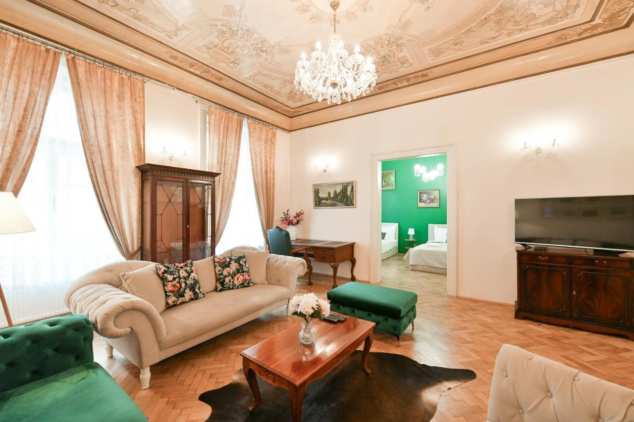 براغ Stunning Charles Bridge Apartment المظهر الخارجي الصورة